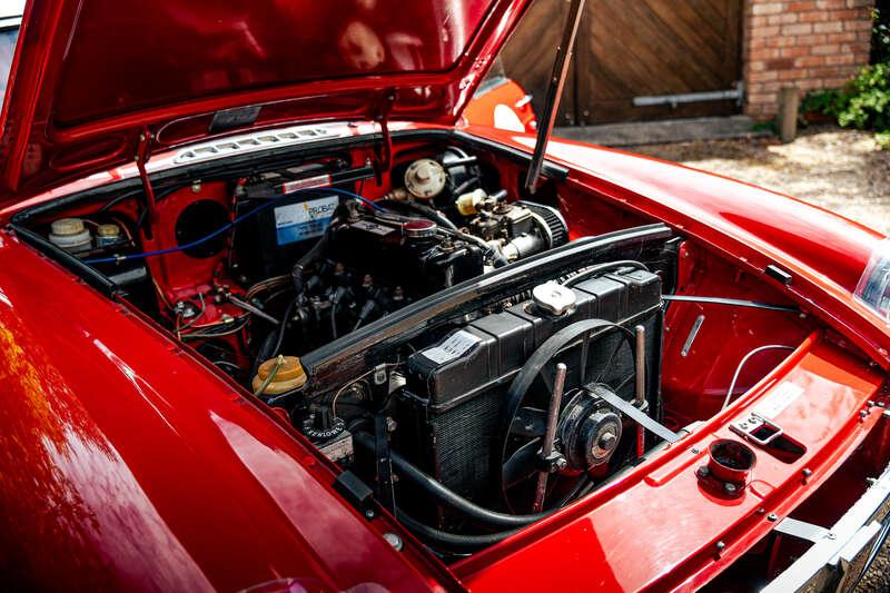 1971 MG B Roadster
