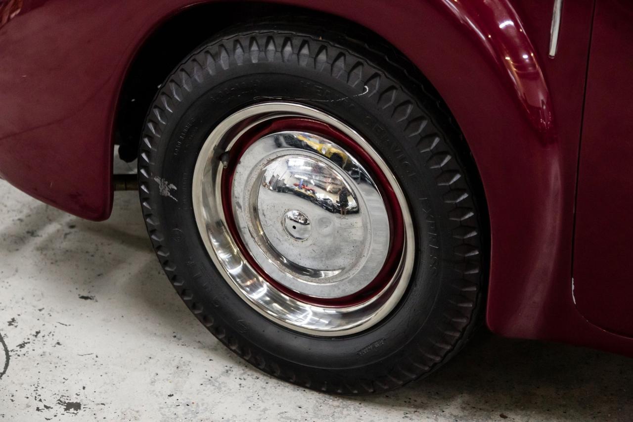 1949 Triumph 2000