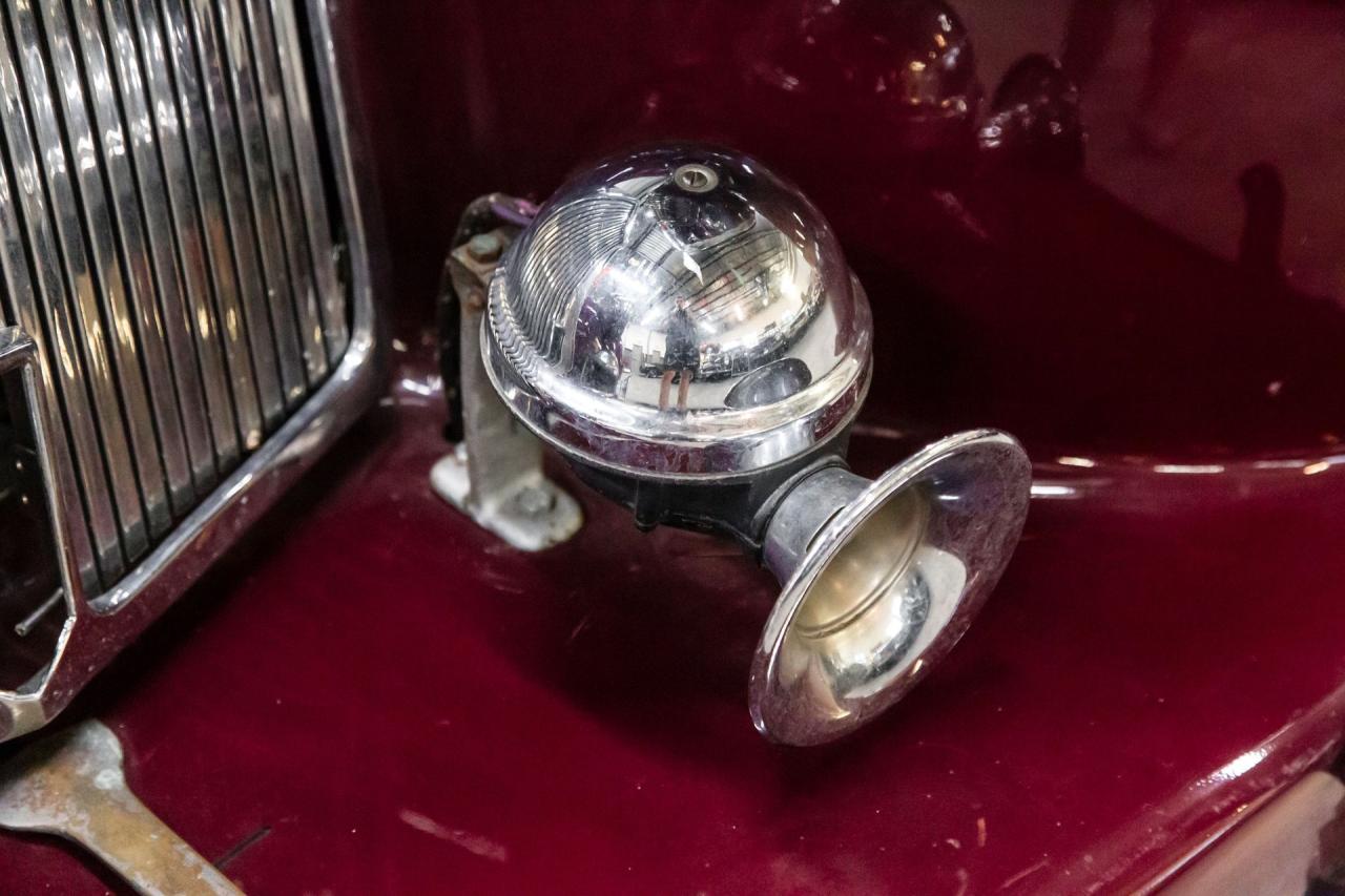 1949 Triumph 2000