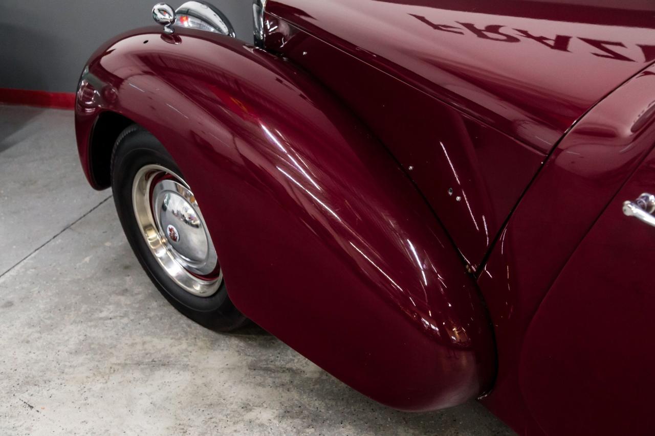 1949 Triumph 2000