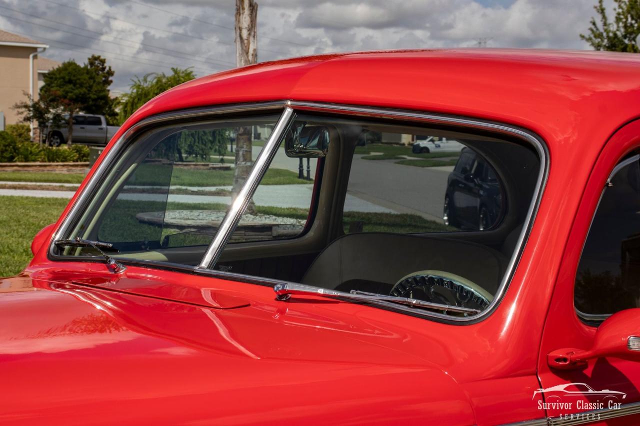 1941 Ford Super Deluxe
