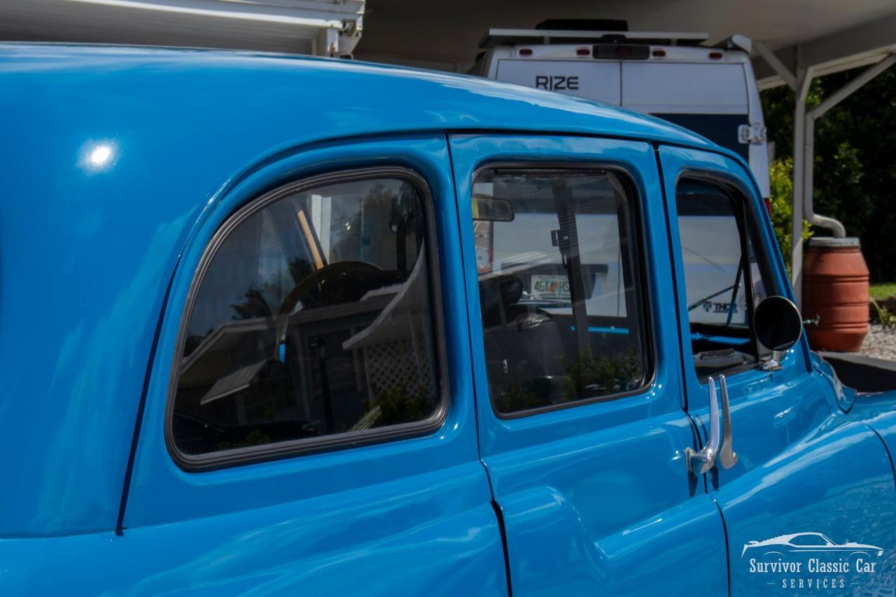 1965 Austin Taxi Cab FX4