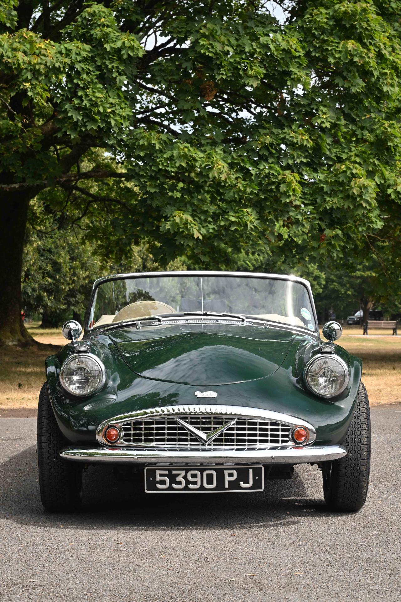 1963 Daimler SP250 Dart