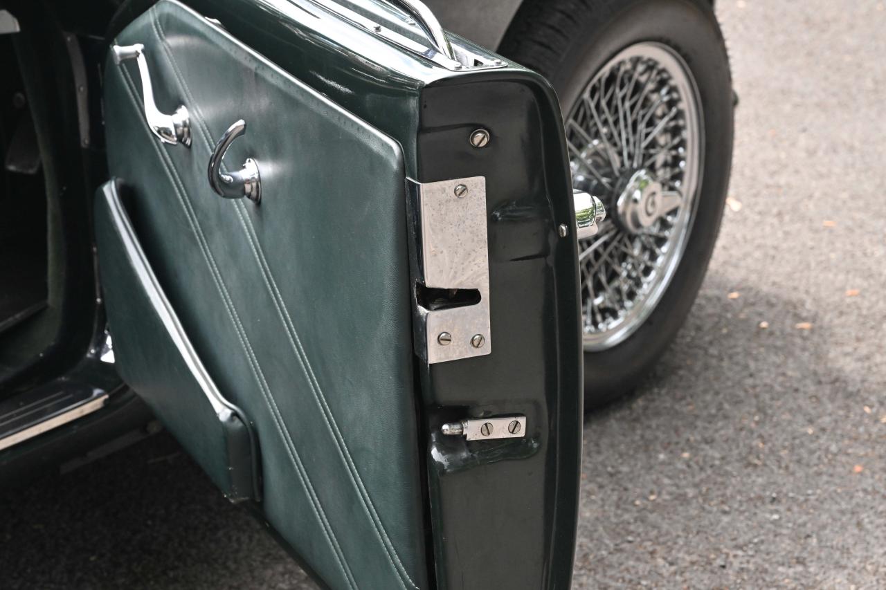 1963 Daimler SP250 Dart