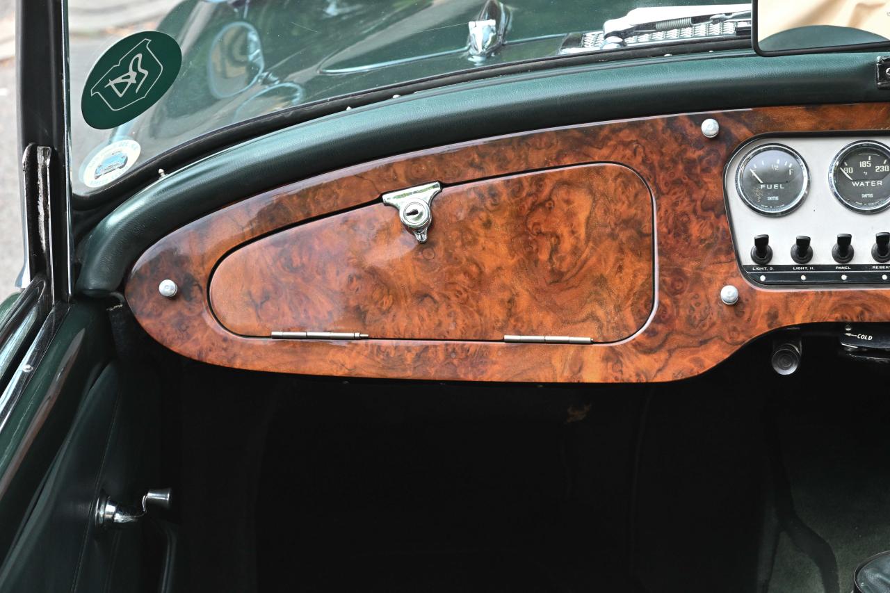1963 Daimler SP250 Dart