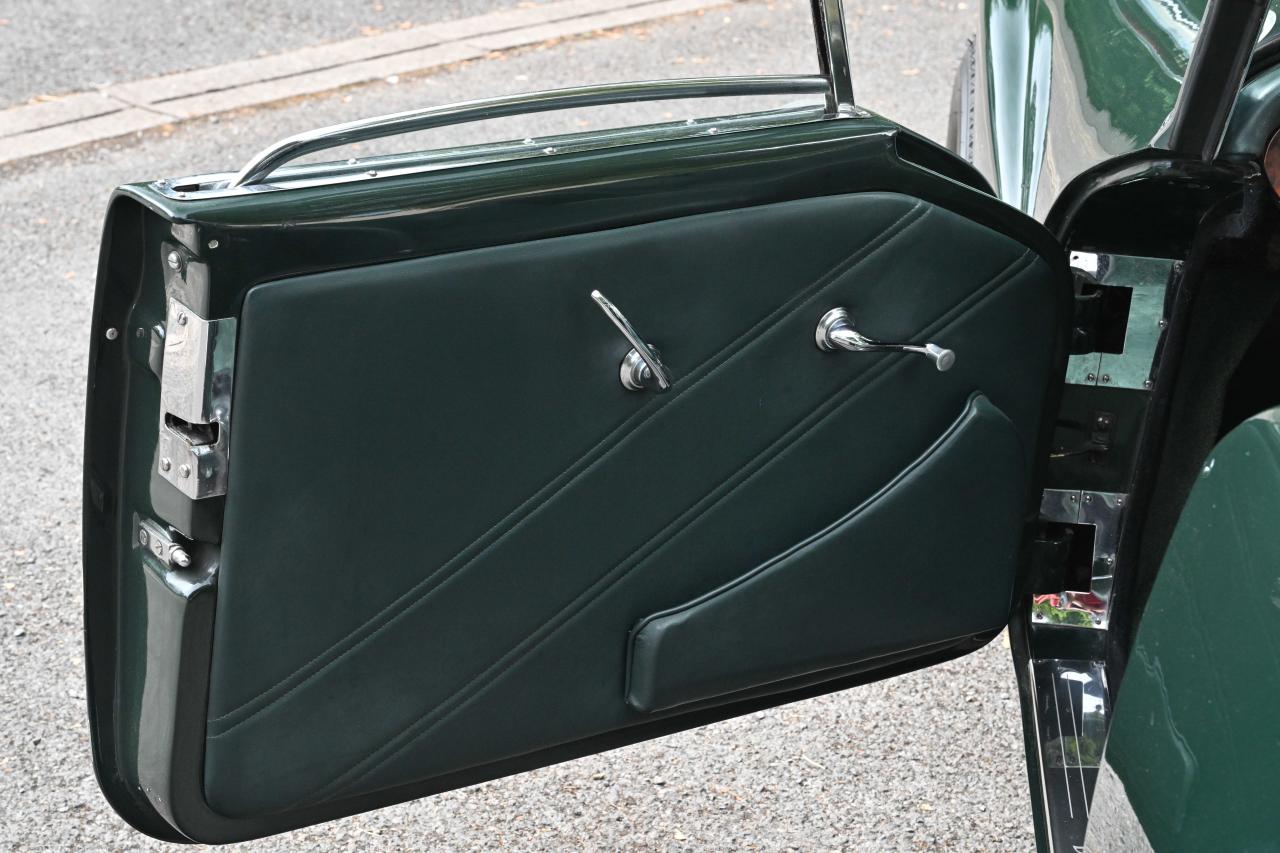 1963 Daimler SP250 Dart