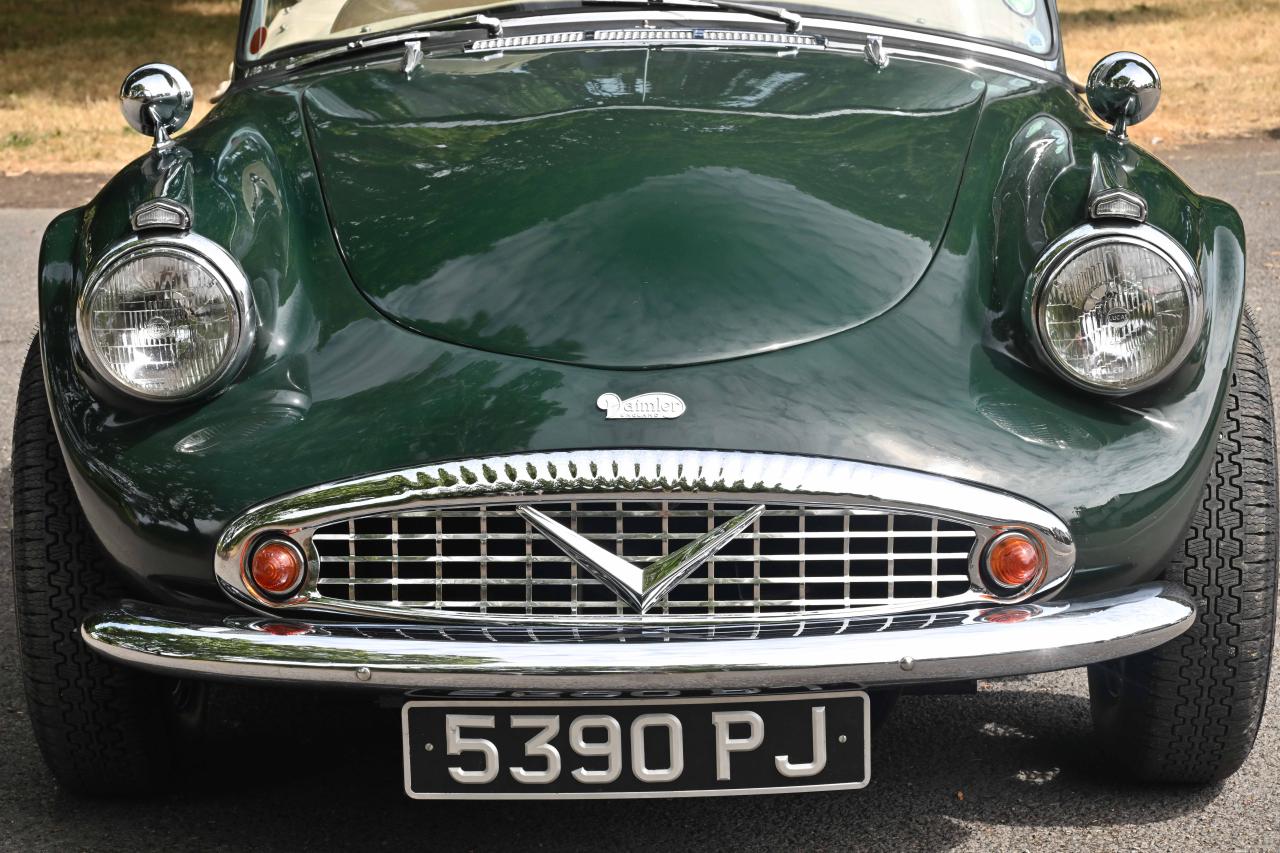 1963 Daimler SP250 Dart