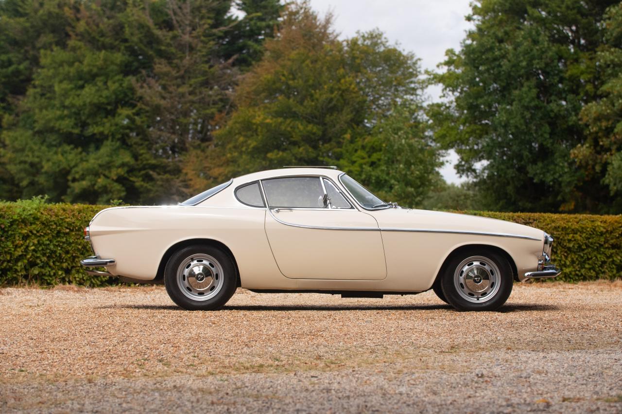 1966 Volvo P1800S