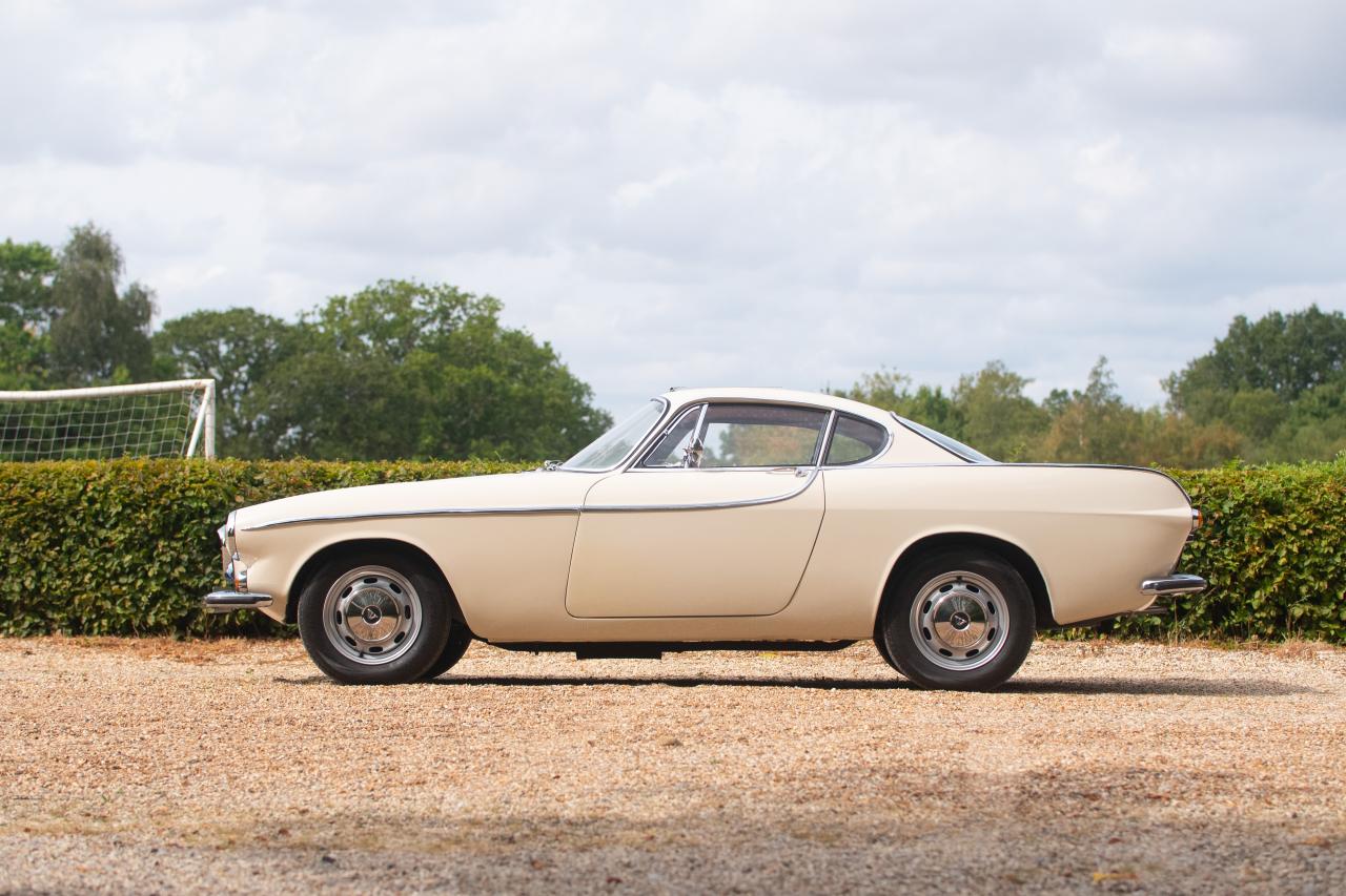 1966 Volvo P1800S