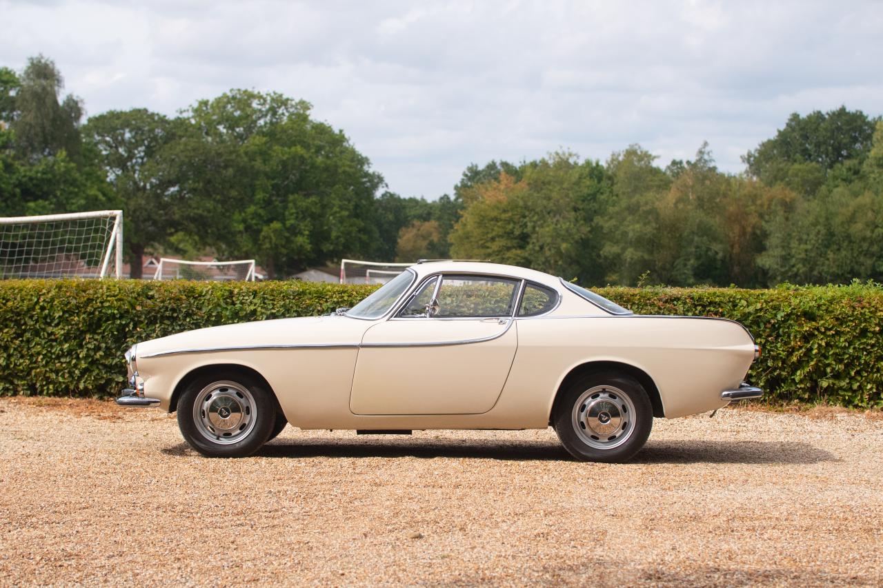 1966 Volvo P1800S