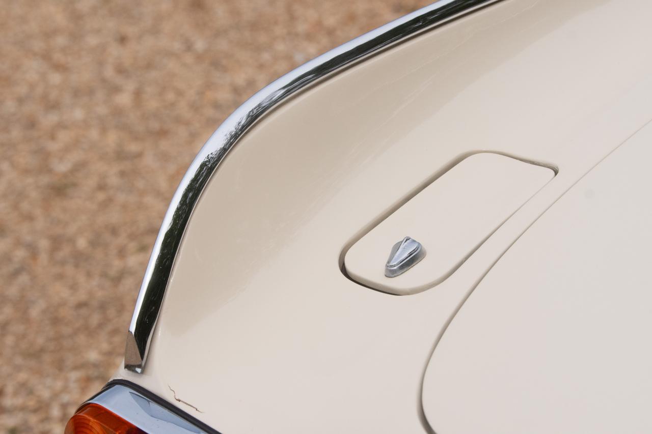 1966 Volvo P1800S