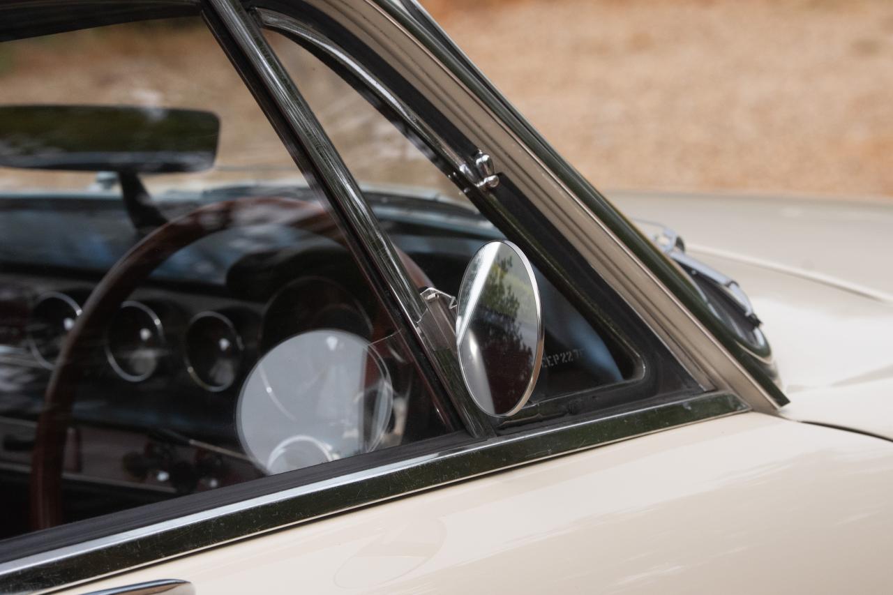 1966 Volvo P1800S