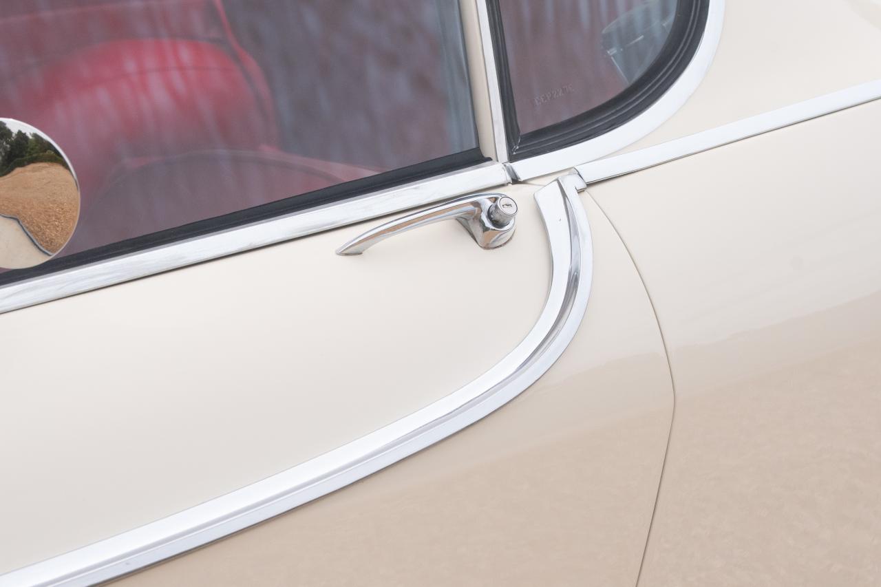 1966 Volvo P1800S