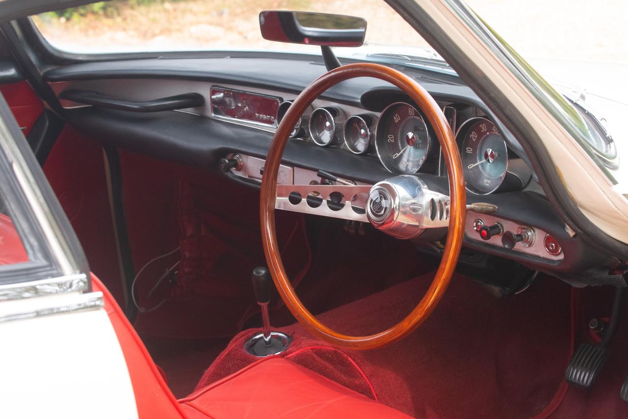 1966 Volvo P1800S