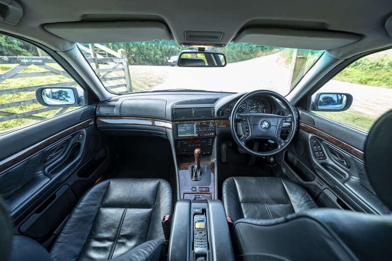 2000 BMW 7-SERIES