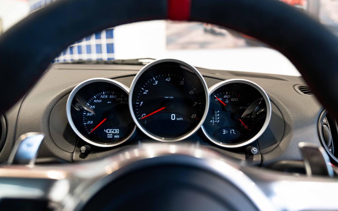 2011 Porsche Cayman R