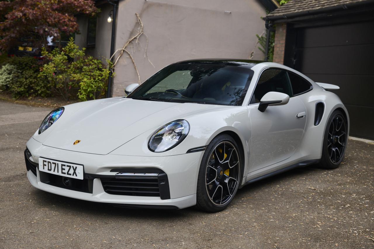 2022 Porsche 911 (992) Turbo S
