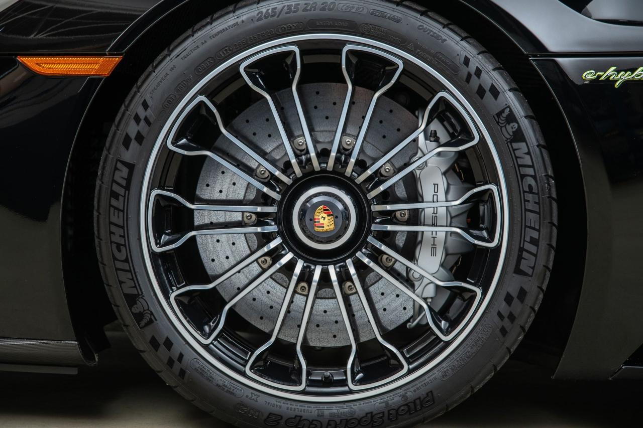 2015 Porsche 918 Spyder