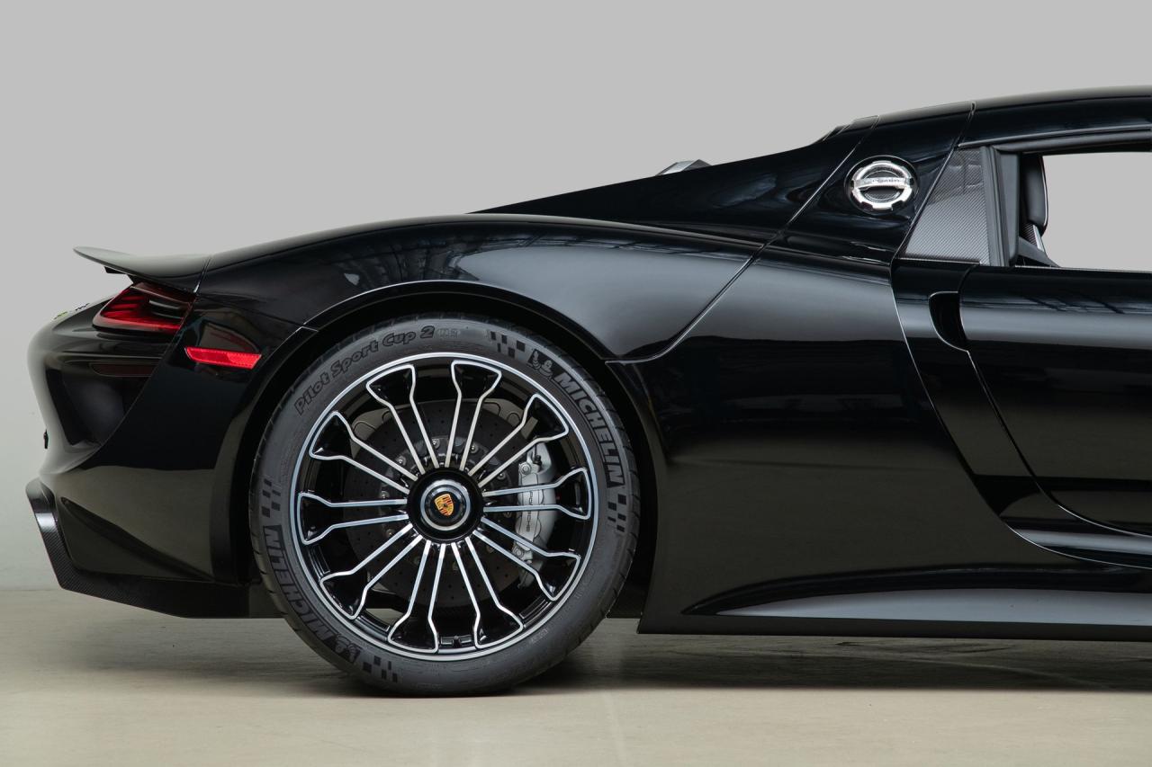 2015 Porsche 918 Spyder