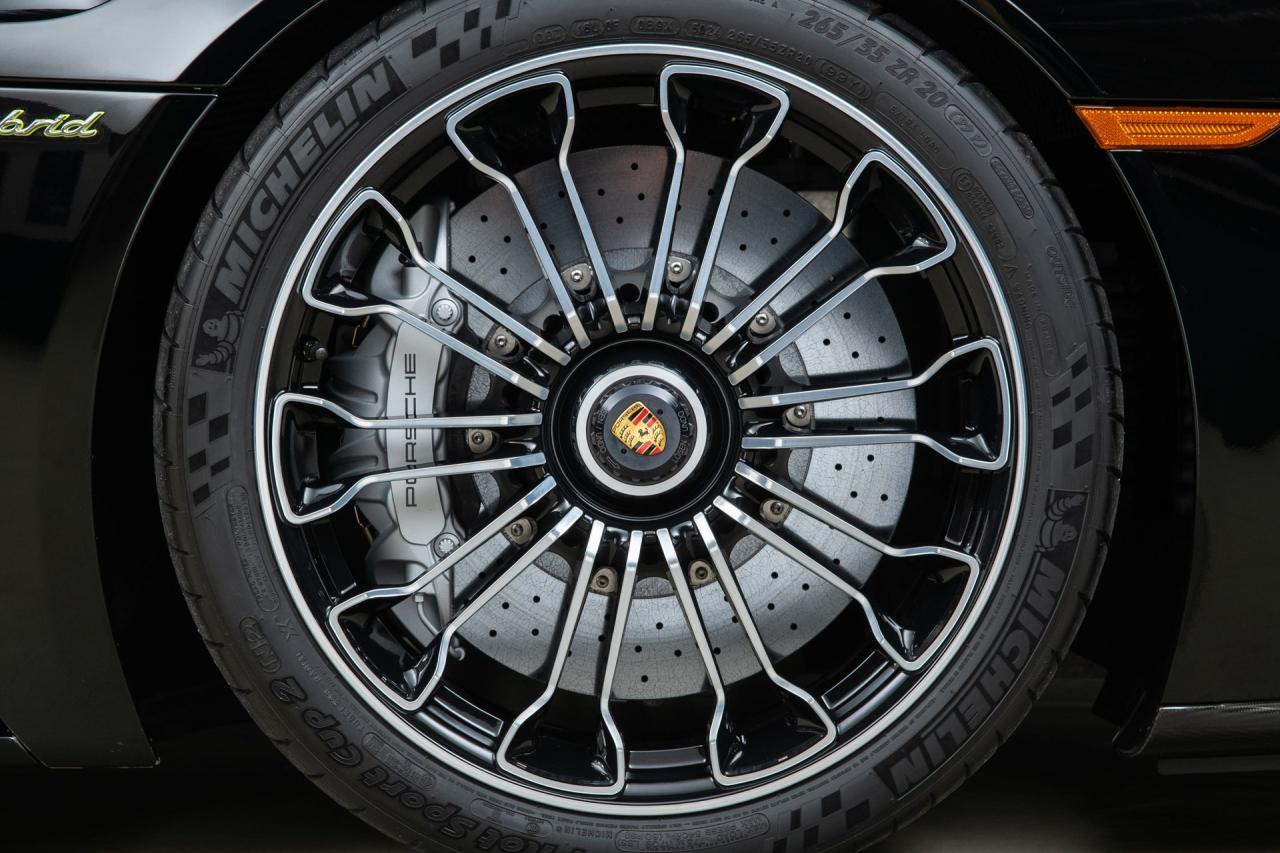 2015 Porsche 918 Spyder