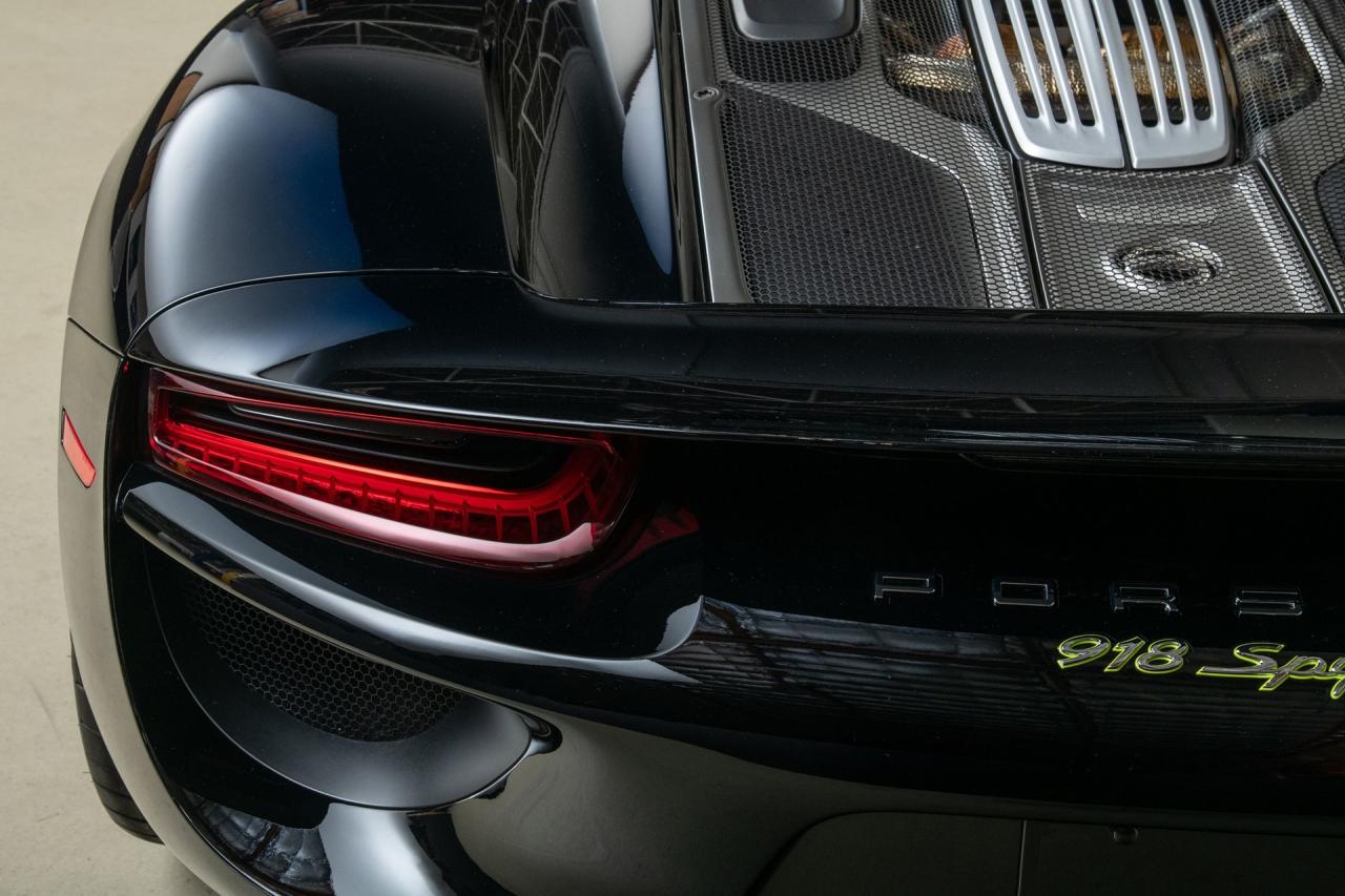 2015 Porsche 918 Spyder