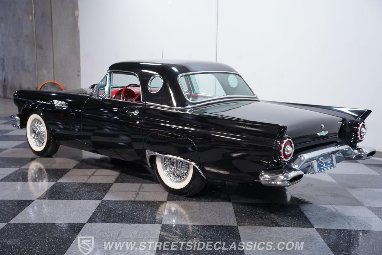 1957 Ford Thunderbird