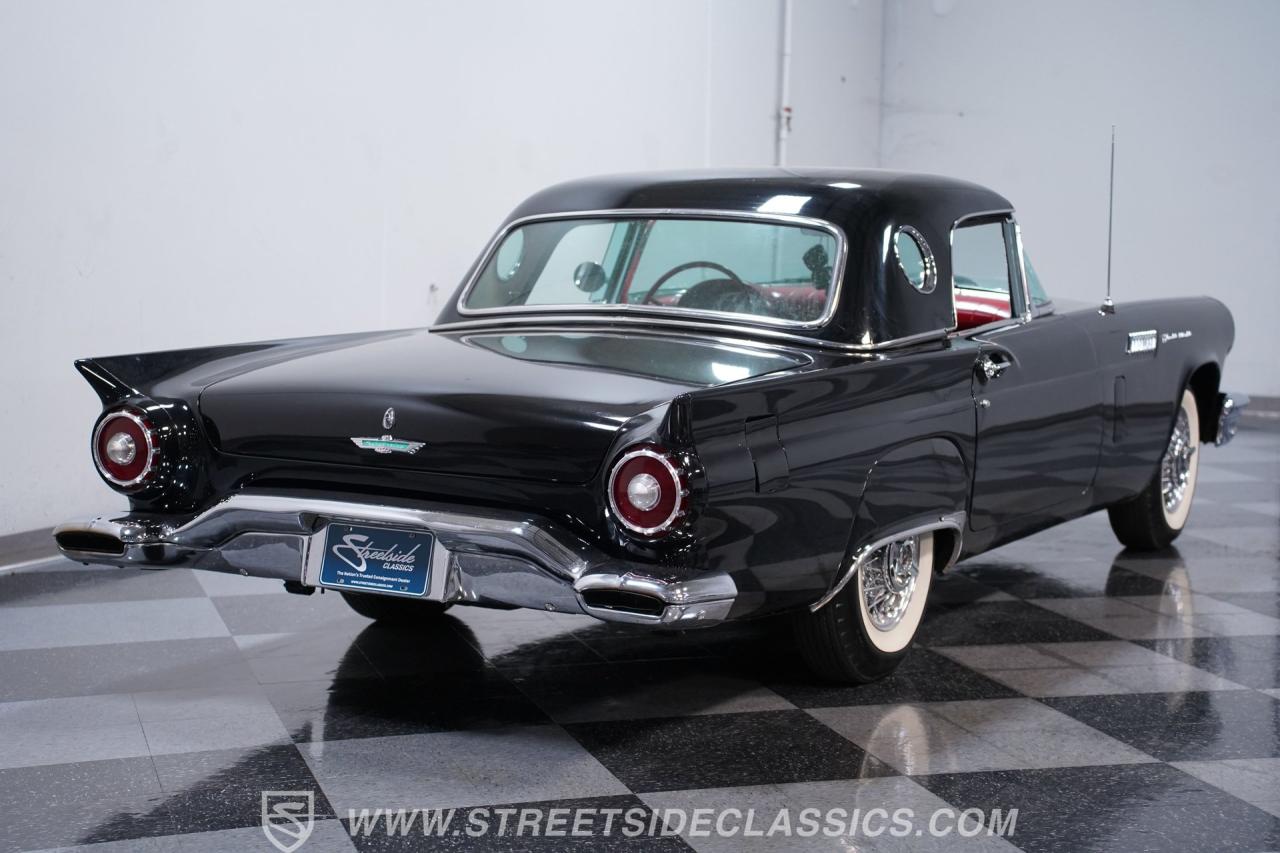 1957 Ford Thunderbird