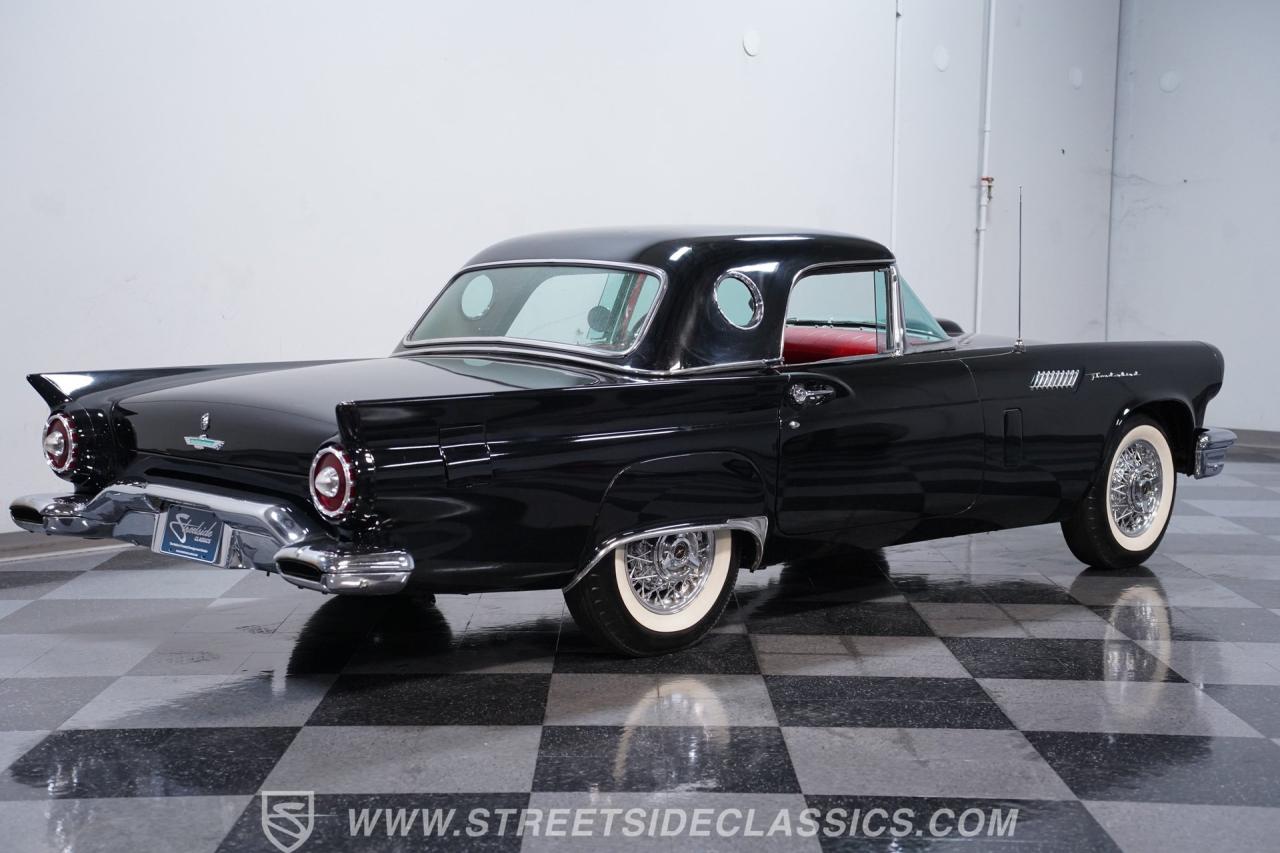 1957 Ford Thunderbird