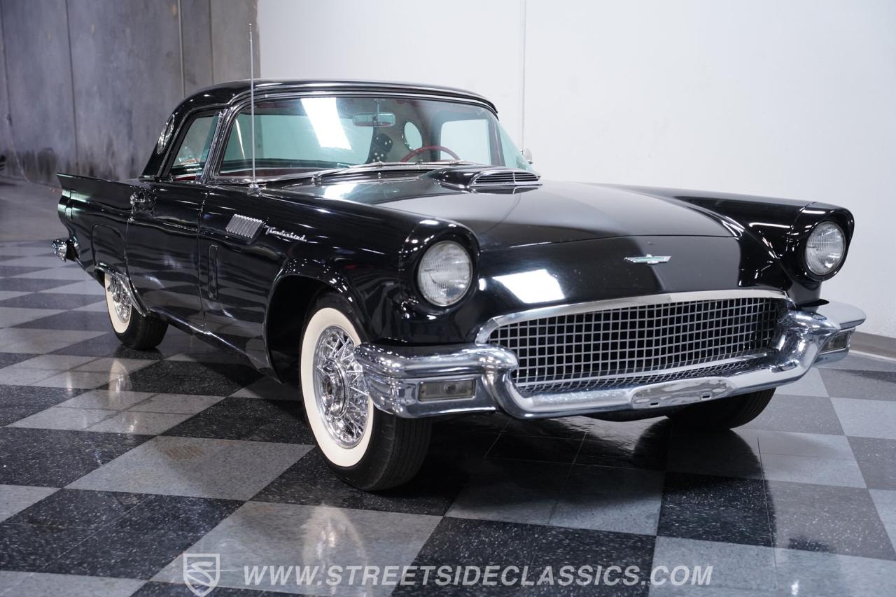 1957 Ford Thunderbird