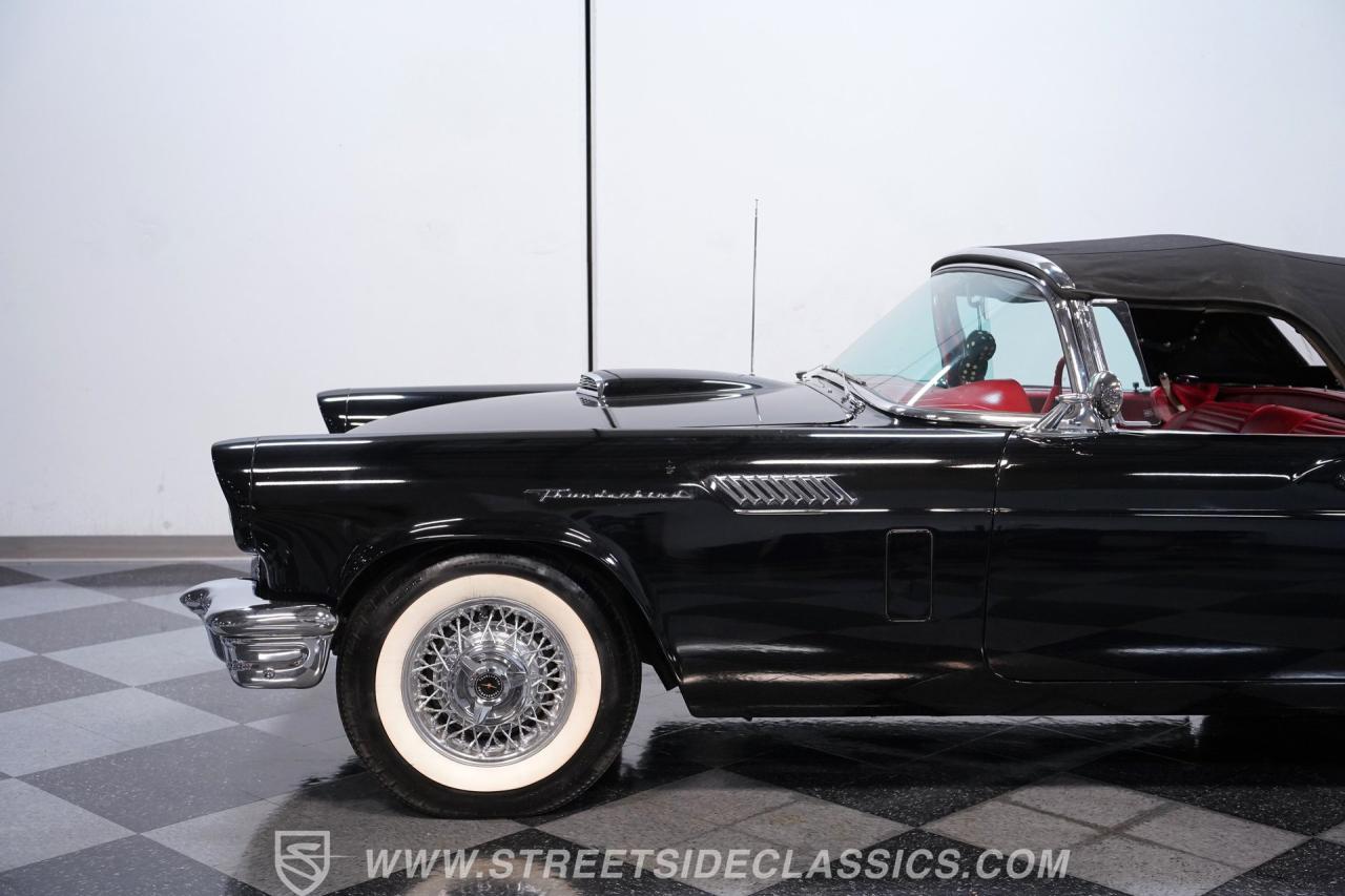 1957 Ford Thunderbird