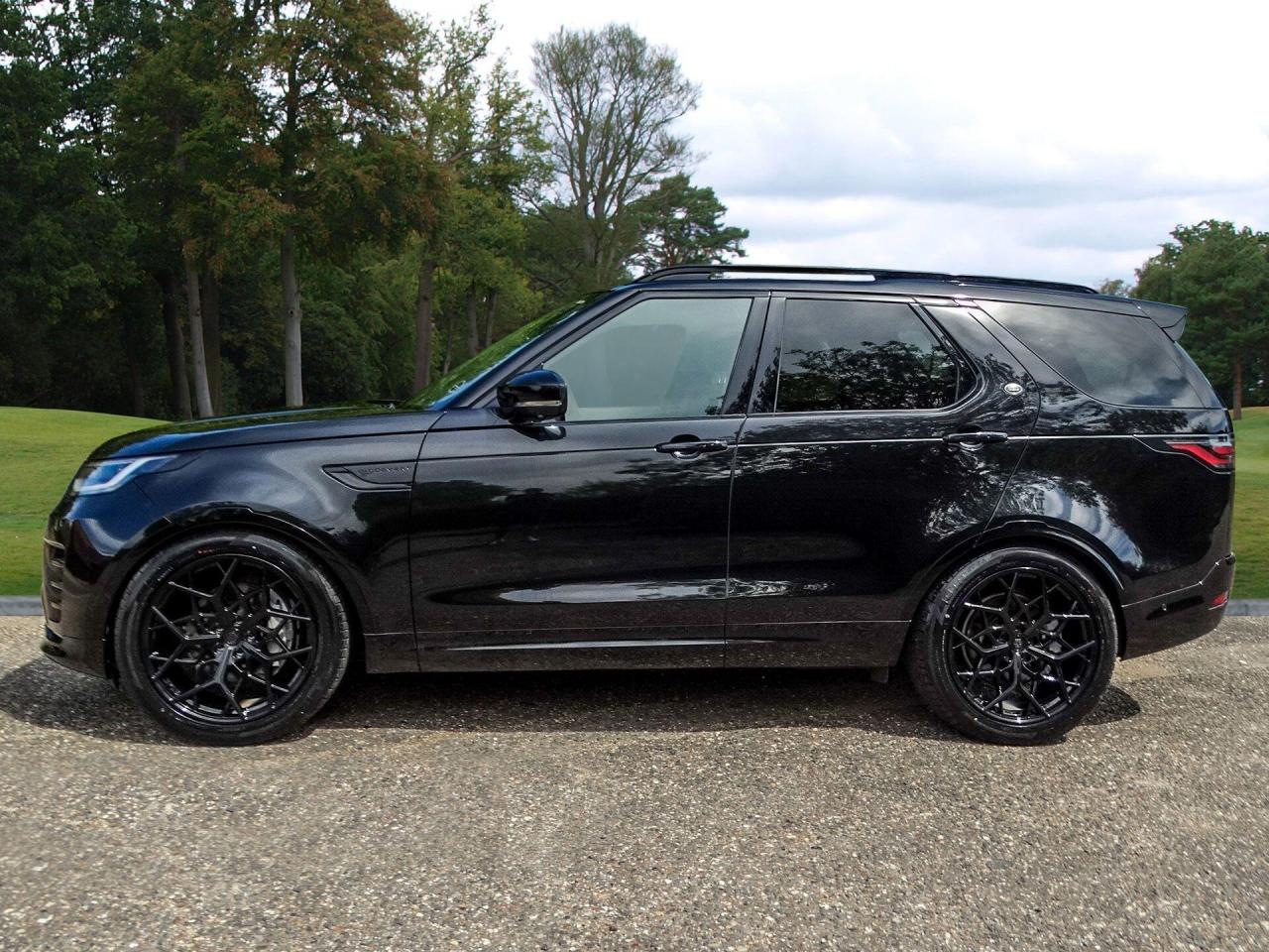 2022 Land Rover 3.0 D300 MHEV R-Dynamic SE Auto 4WD Euro 6 (s/s) 5dr