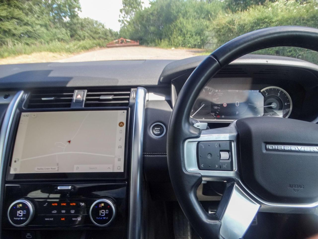 2022 Land Rover 3.0 D300 MHEV R-Dynamic SE Auto 4WD Euro 6 (s/s) 5dr