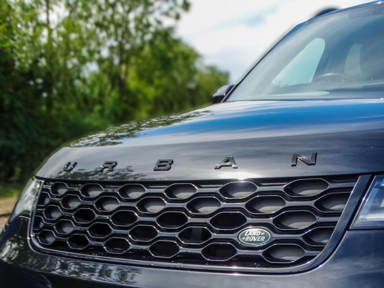 2022 Land Rover 3.0 D300 MHEV R-Dynamic SE Auto 4WD Euro 6 (s/s) 5dr