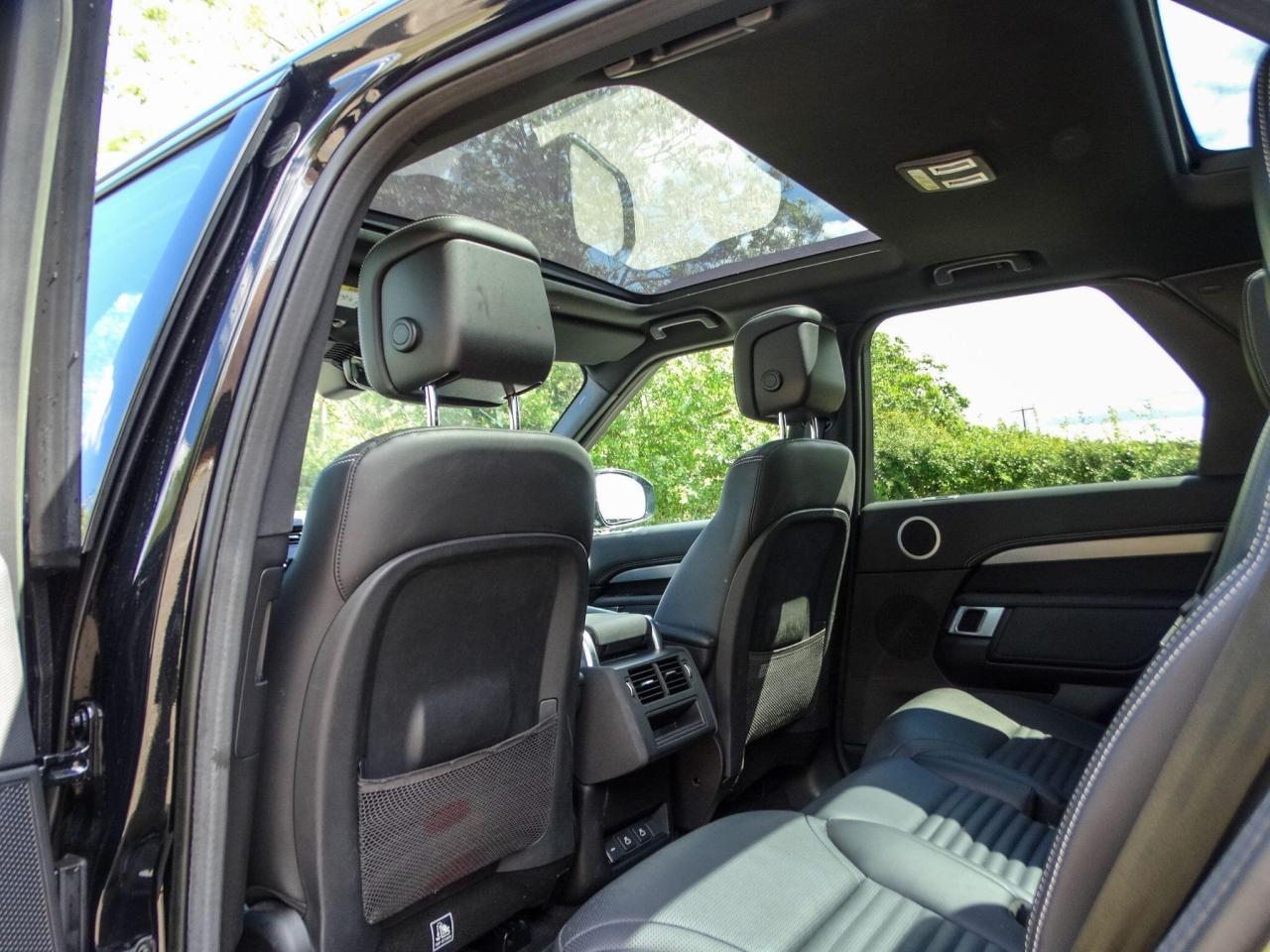 2022 Land Rover 3.0 D300 MHEV R-Dynamic SE Auto 4WD Euro 6 (s/s) 5dr