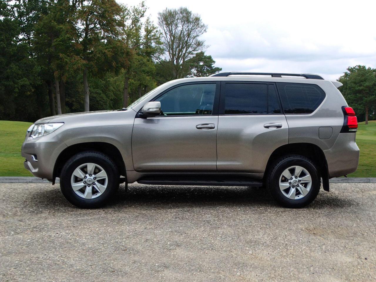 2022 Toyota 2.8D Active Auto 4WD Euro 6 (s/s) 5dr (7 Seat)