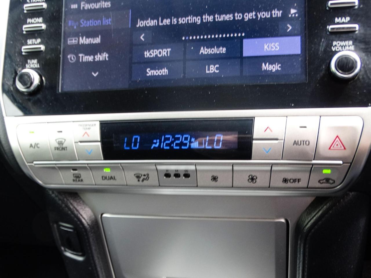 2022 Toyota 2.8D Active Auto 4WD Euro 6 (s/s) 5dr (7 Seat)