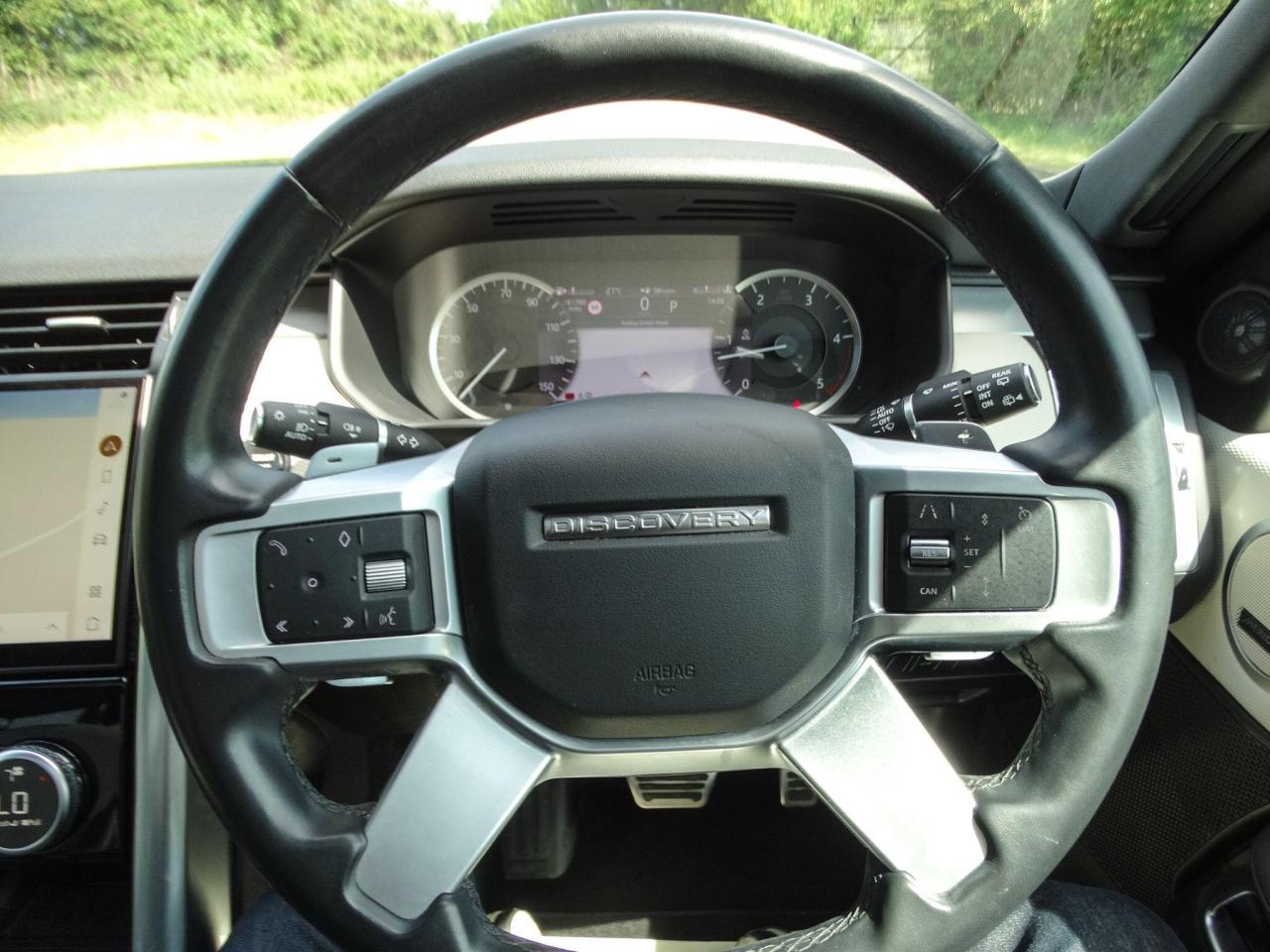 2023 Land Rover 3.0 D300 MHEV R-Dynamic SE Auto 4WD Euro 6 (s/s) 5dr