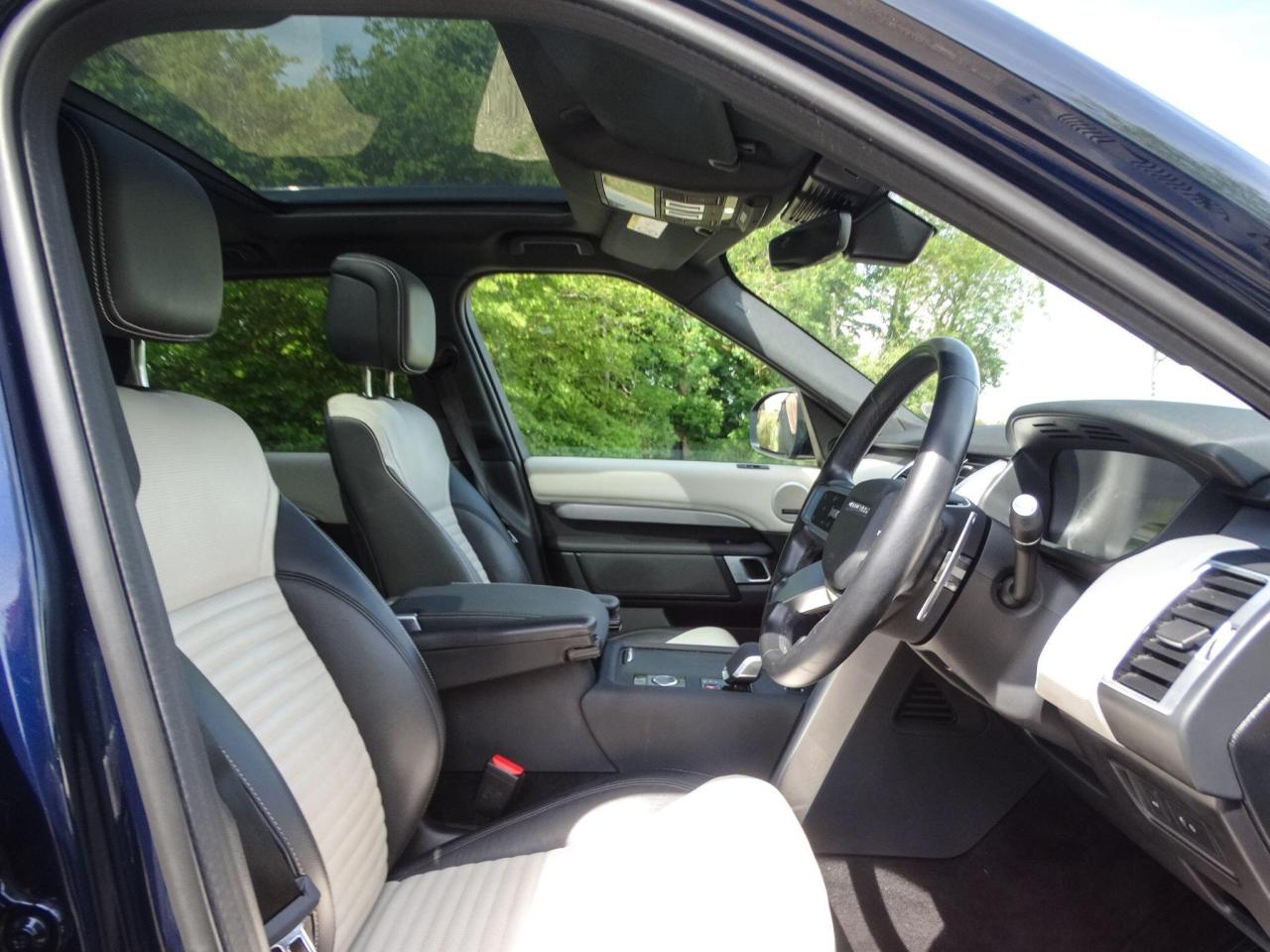 2023 Land Rover 3.0 D300 MHEV R-Dynamic SE Auto 4WD Euro 6 (s/s) 5dr