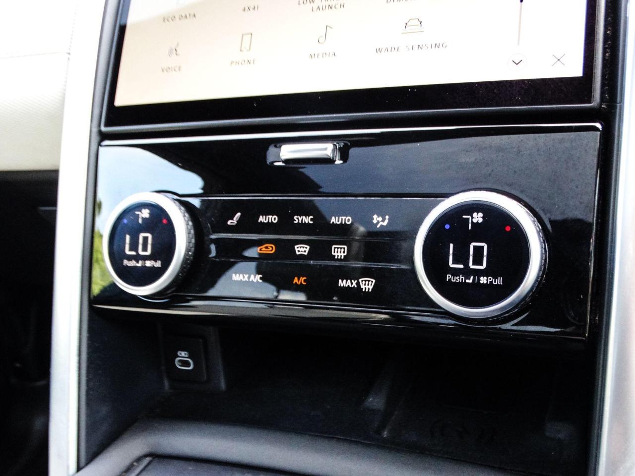 2023 Land Rover 3.0 D300 MHEV R-Dynamic SE Auto 4WD Euro 6 (s/s) 5dr