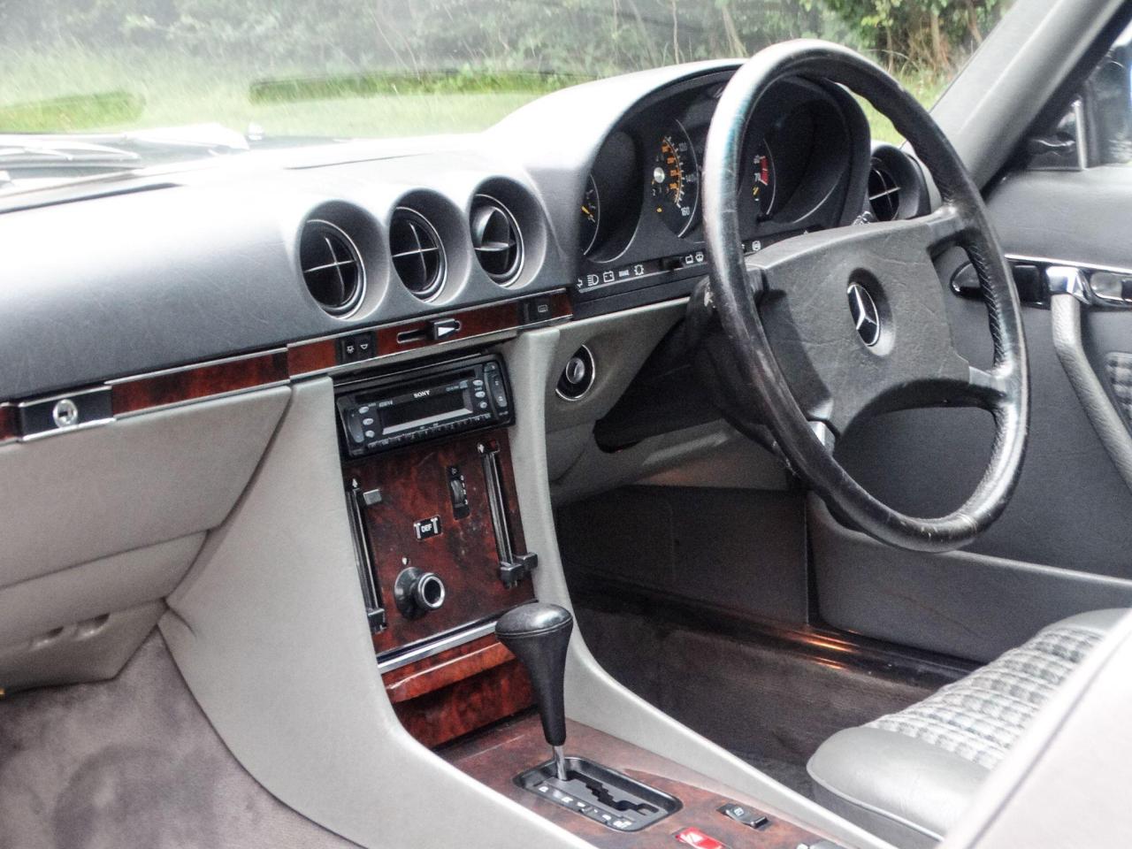 1986 Mercedes - Benz What's my car worth?