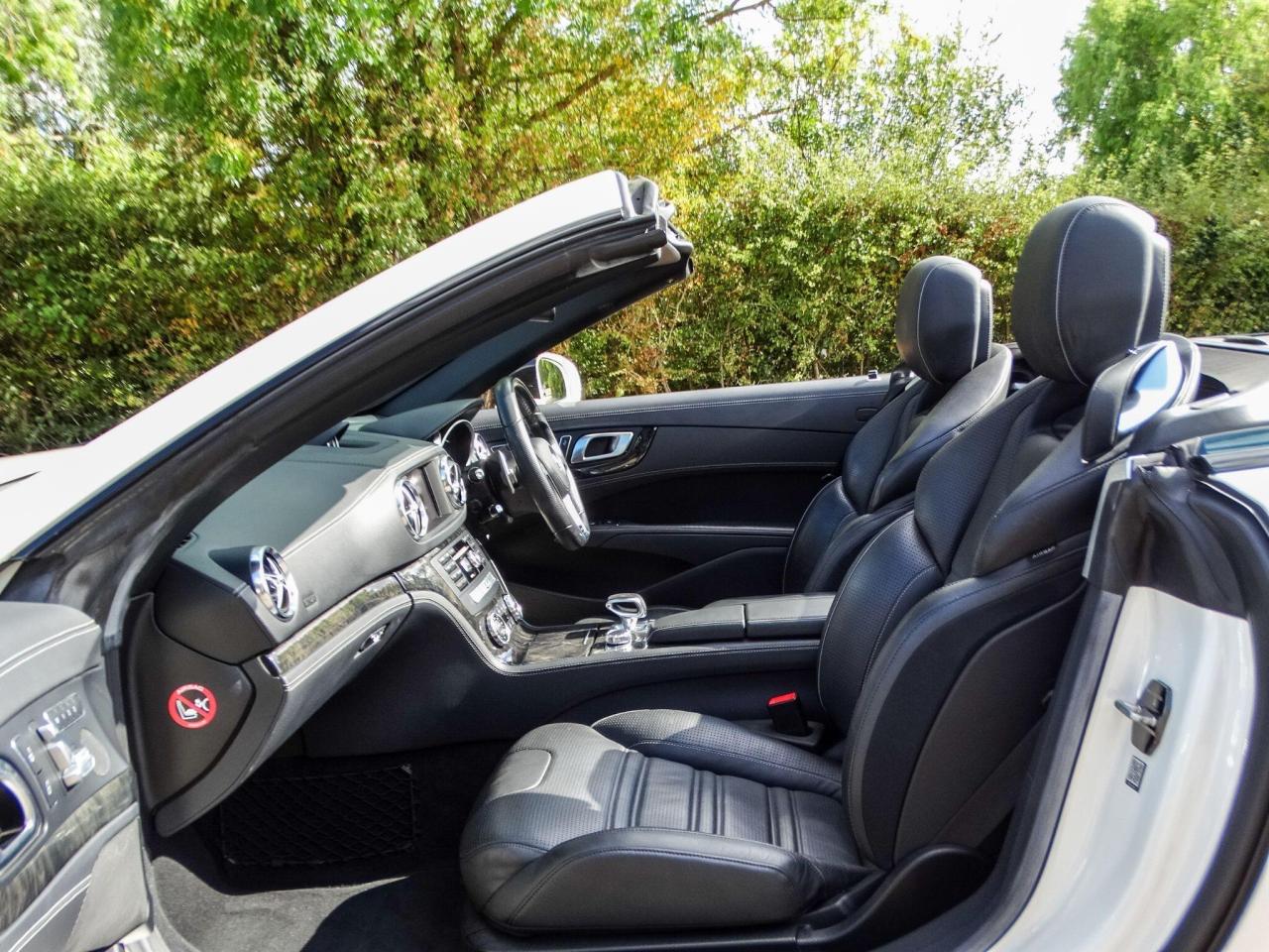 2013 Mercedes - Benz 5.5 SL63 V8 AMG SpdS MCT Euro 5 (s/s) 2dr