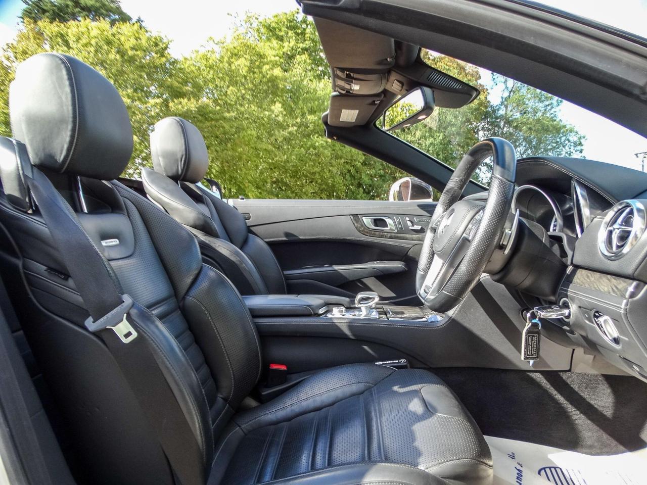 2013 Mercedes - Benz 5.5 SL63 V8 AMG SpdS MCT Euro 5 (s/s) 2dr