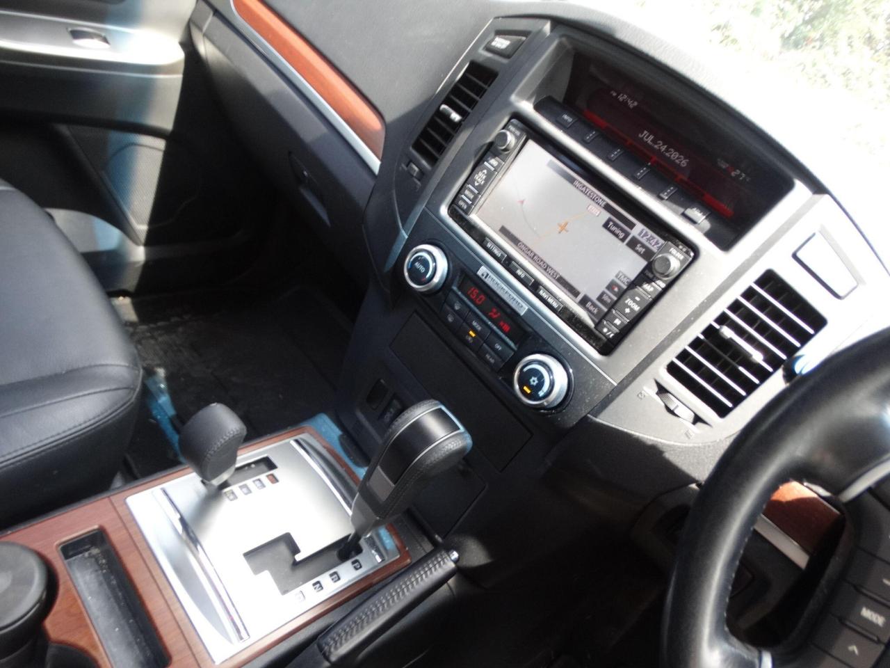 2014 Mitsubishi 3.2 DI-DC SG3 Auto 4WD Euro 5 5dr LWB