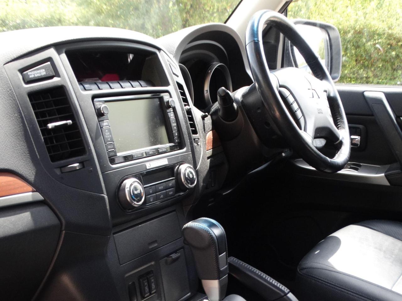 2014 Mitsubishi 3.2 DI-DC SG3 Auto 4WD Euro 5 5dr LWB