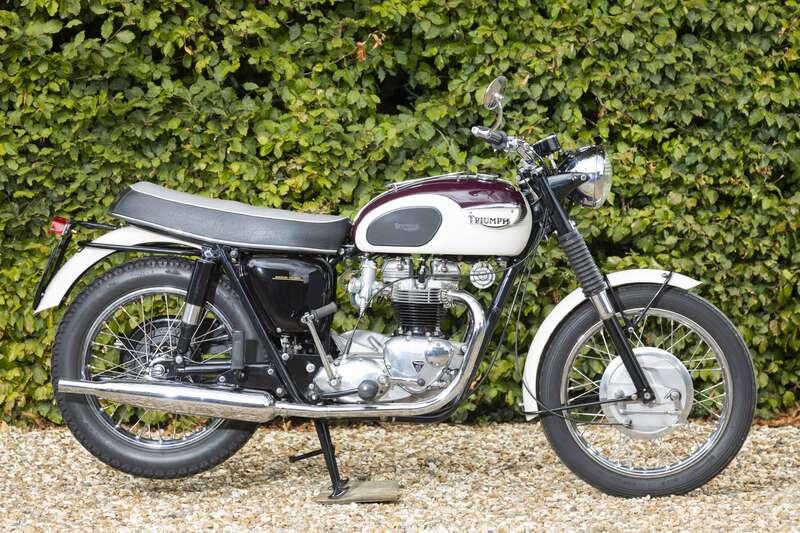 1967 Triumph BONNEVILLE T120