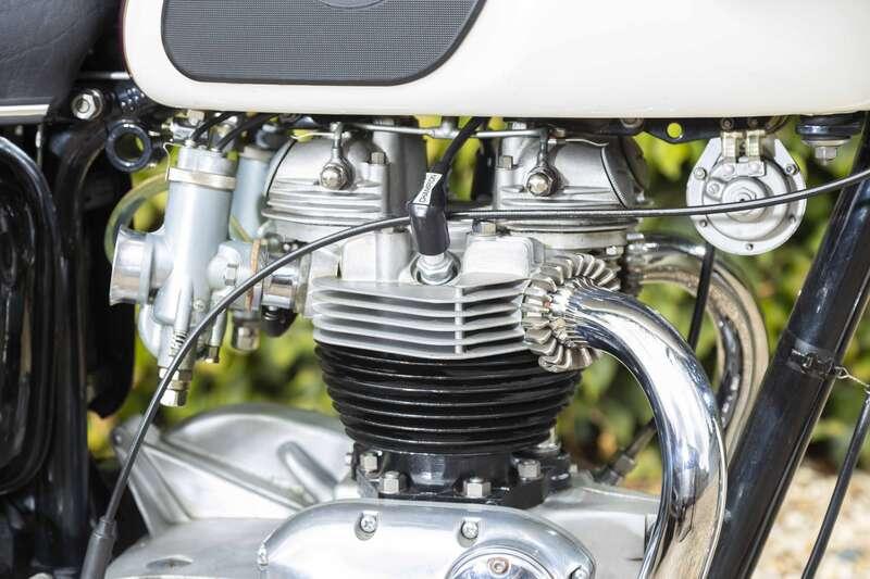 1967 Triumph BONNEVILLE T120