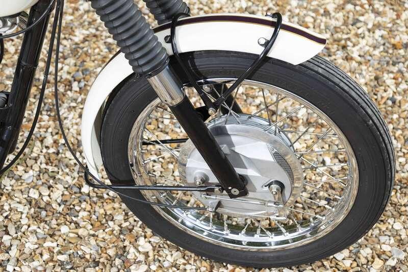1967 Triumph BONNEVILLE T120