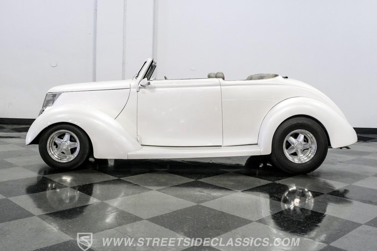 1937 Ford Cabriolet Street Rod