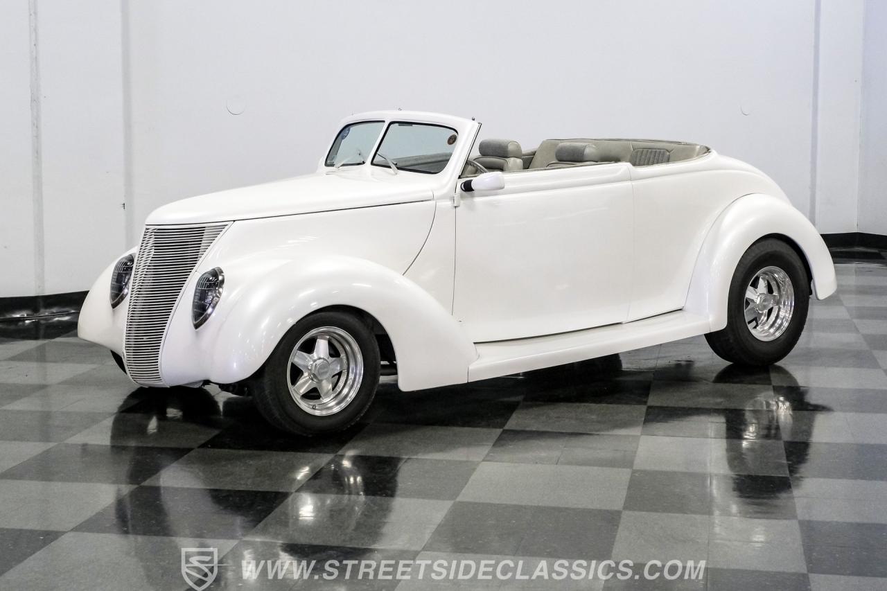 1937 Ford Cabriolet Street Rod
