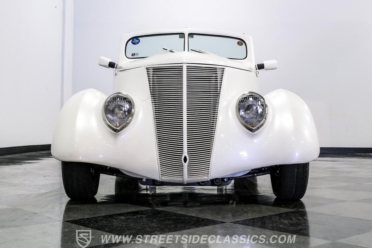 1937 Ford Cabriolet Street Rod